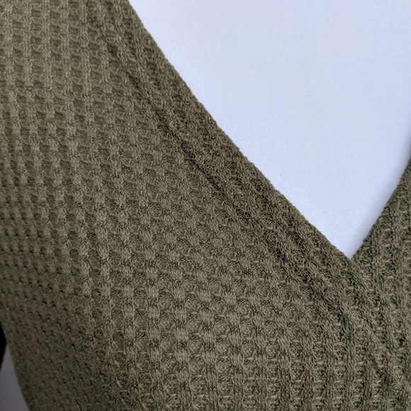 Waffle knit balloon sleeve tee - Picture 8 of 9